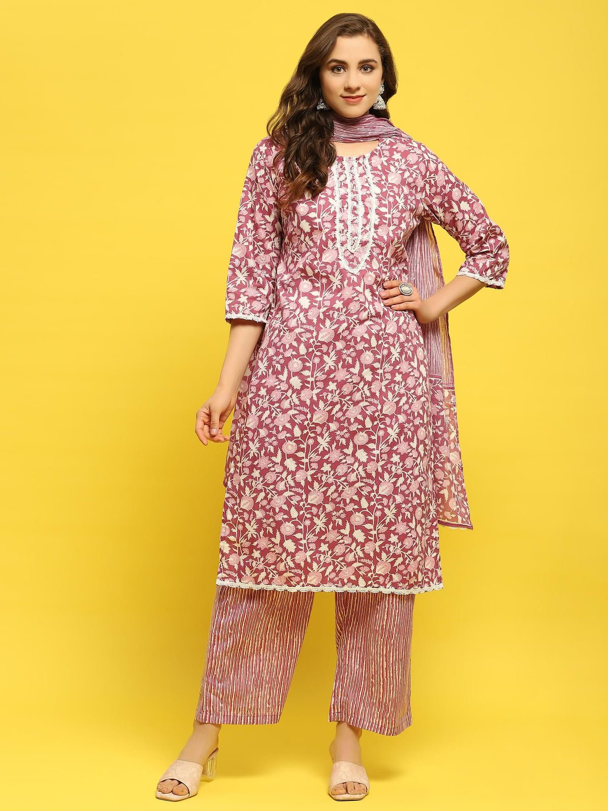 Women Poly Cotton Pink Floral Print Kurta Comfort Pant Dupatta