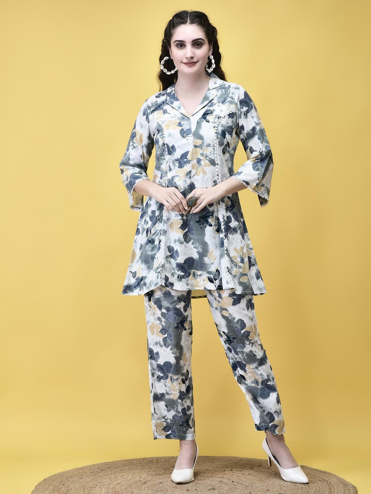 Women Liva Off White and Blue Abstract Print Co-Ord Set
