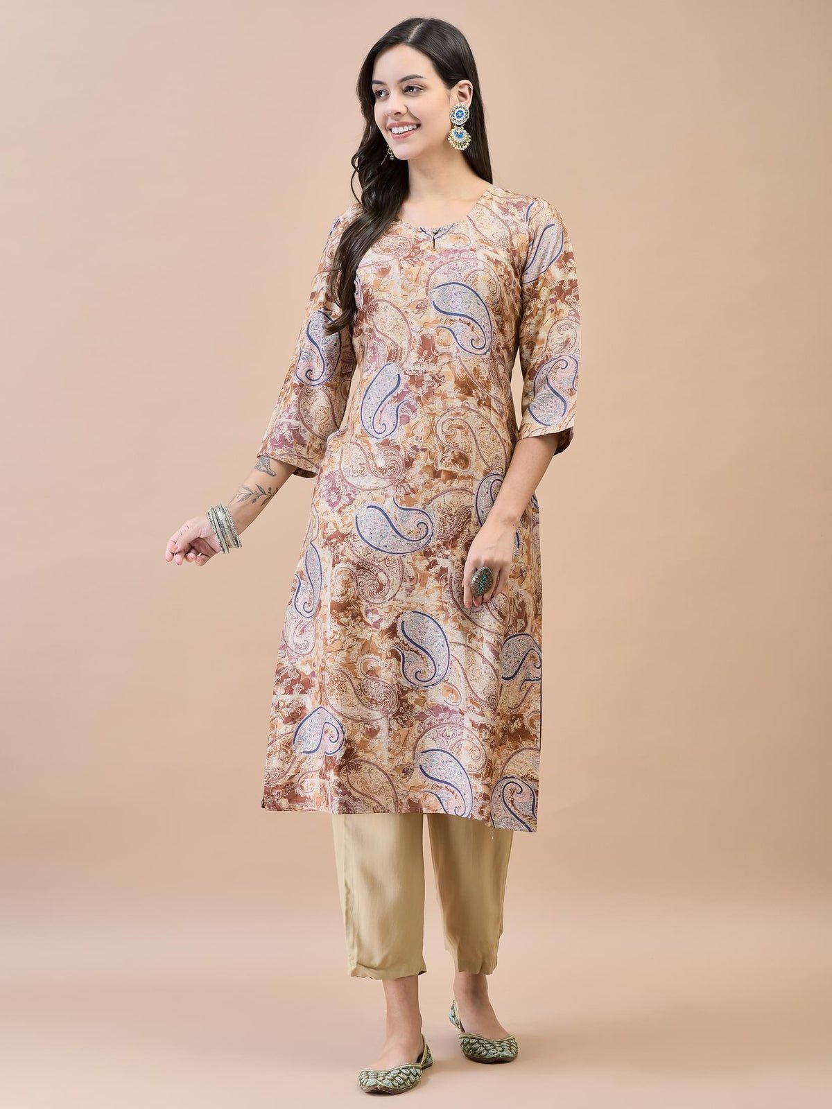 Women Shantoon Brown Solid Kurta